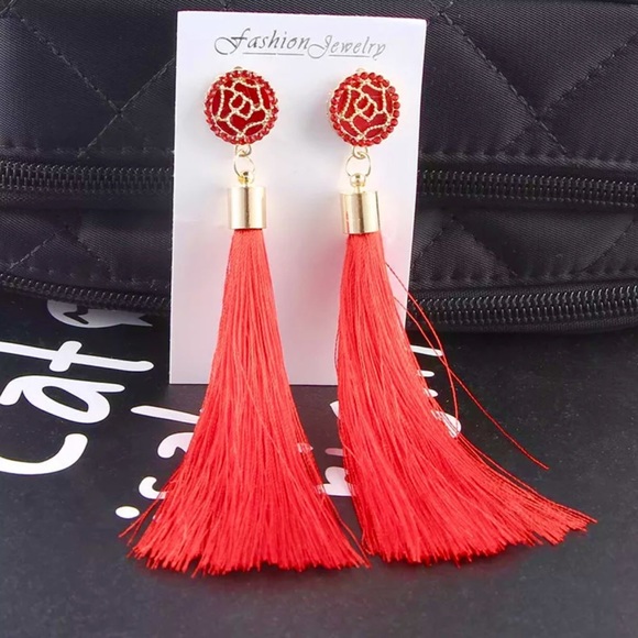 🇺🇸RED, WHITE OR BLUE STUD TASSEL EARRINGS🇺🇸 - Picture 4 of 8